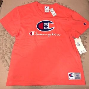 Champion Women’s Large Shirt